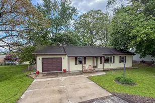 306 Willow Ln, Mahomet, IL 61853 - Photo 2