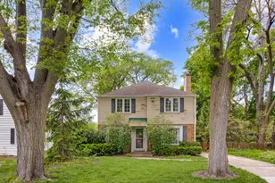640 S Beverly Ln, Arlington Heights, IL 60005 - Photo 2