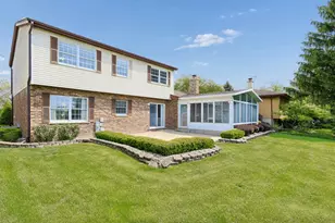 909 W Surrey Rd, Addison, IL 60101 - Photo 26
