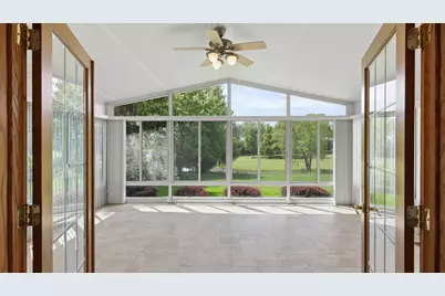 909 W Surrey Road, Addison, IL 60101 - Photo 6