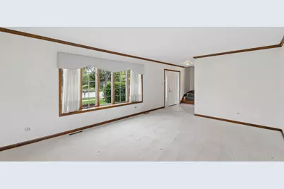 909 W Surrey Road, Addison, IL 60101 - Photo 12
