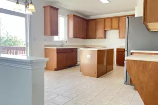 337 W Caldwell Dr, Round Lake, IL 60073 - Photo 6
