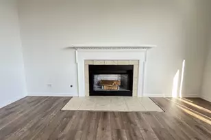 337 W Caldwell Dr, Round Lake, IL 60073 - Photo 10