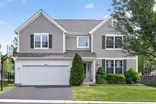 746 Bluebell Ln, Pingree Grove, IL 60140 - Photo 2