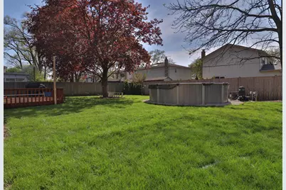 554 Briarwood Drive, Wheeling, IL 60090 - Photo 54