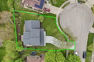 4452 Burgundy Pl, Lisle, IL 60532 - Photo 2