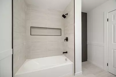 630 Bode Road, Hoffman Estates, IL 60169 - Photo 20
