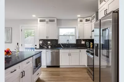 9132 Lincolnwood Drive, Evanston, IL 60203 - Photo 12