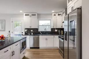 9132 Lincolnwood Dr, Evanston, IL 60203 - Photo 12