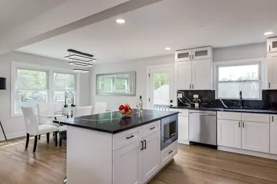 9132 Lincolnwood Drive, Evanston, IL 60203 - Photo 10
