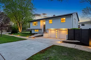 9132 Lincolnwood Dr, Evanston, IL 60203 - Photo 1