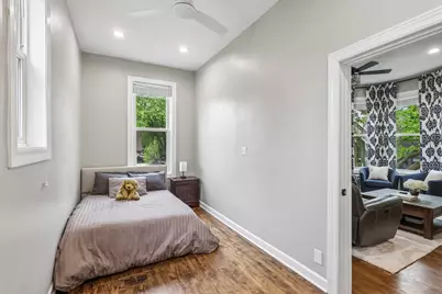 2105 W Barry Avenue #2, Chicago, IL 60618 - Photo 16