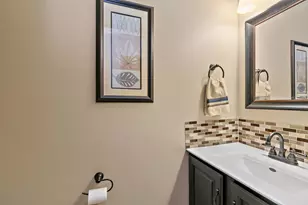 1045 Helen Dr, Algonquin, IL 60102 - Photo 10
