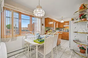 5439 N Neva Ave, Chicago, IL 60656 - Photo 4