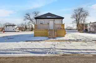629 E 154th St, Phoenix, IL 60426 - Photo 1