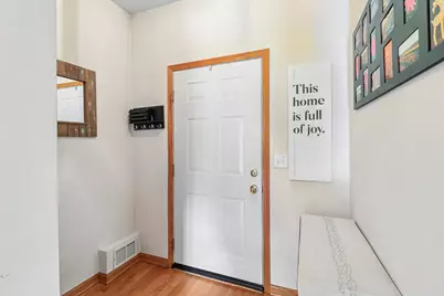 2040 Limestone Lane, Carpentersville, IL 60110 - Photo 8