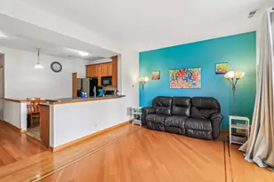 2040 Limestone Ln, Carpentersville, IL 60110 - Photo 10