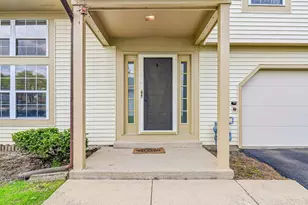 281 Whitewood Dr, Streamwood, IL 60107 - Photo 4