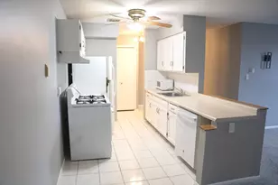 1500 Robin Cir, Hoffman Estates, IL 60169 - Photo 10