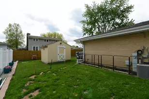 985 Idaho St, Carol Stream, IL 60188 - Photo 20