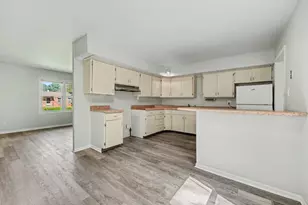 21539 Gailine Ave, Sauk Village, IL 60411 - Photo 4