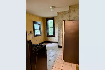 913 W 4th Street, Dixon, IL 61021 - Photo 4