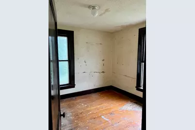 913 W 4th Street, Dixon, IL 61021 - Photo 8