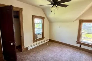 913 W 4th St, Dixon, IL 61021 - Photo 12