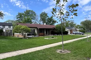 1216 Carswell Ave, Elk Grove Village, IL 60007 - Photo 2