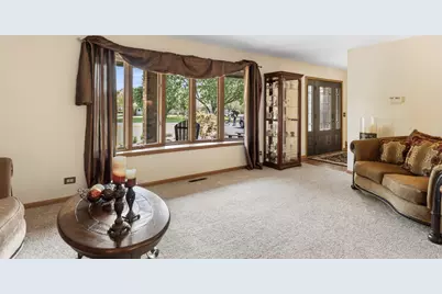 13N470 Chisholm Trail, Elgin, IL 60124 - Photo 8