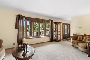 13N470 Chisholm Trail, Elgin, IL 60124 - Photo 8