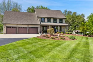 13N470 Chisholm Trail, Elgin, IL 60124 - Photo 2