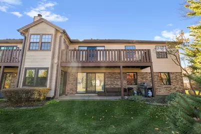 876 Stradford Circle #A1, Buffalo Grove, IL 60089 - Photo 2