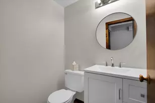 940 French Dr, Mundelein, IL 60060 - Photo 20