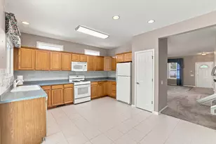 13263 Stonebridge Dr, Huntley, IL 60142 - Photo 6