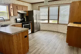2705 St Vincents Ave, Lasalle, IL 61301 - Photo 6