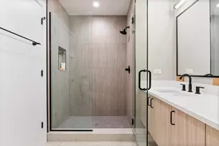 3217 N Clark St, Chicago, IL 60657 - Photo 12