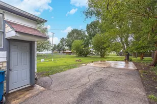 125 E Jackson St, Cullom, IL 60929 - Photo 30