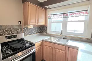 7807 Parkside Ave, Burbank, IL 60459 - Photo 4