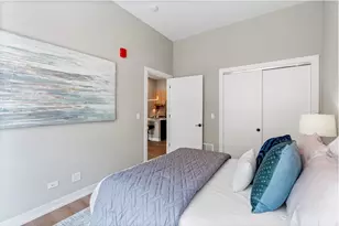 3217 N Clark St, Chicago, IL 60657 - Photo 14