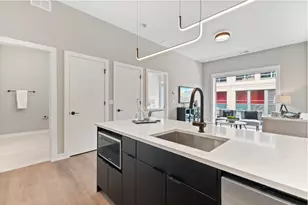 3217 N Clark St, Chicago, IL 60657 - Photo 6