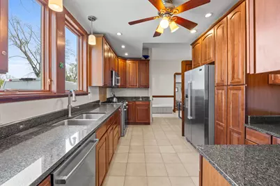 622 N Ridgeland Avenue, Oak Park, IL 60302 - Photo 12
