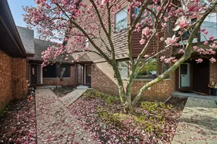 37 Terrace Ln, Lake Zurich, IL 60047 - Photo 2