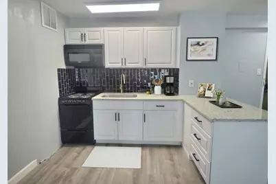 2610 W Balmoral Avenue #105, Chicago, IL 60625 - Photo 8
