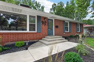 1402 Maplewood Dr, Normal, IL 61761 - Photo 2
