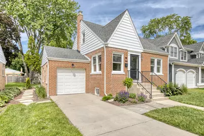 948 N Salem Avenue, Arlington Heights, IL 60004 - Photo 1