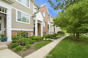 8992 Disbrow St, Huntley, IL 60142 - Photo 4