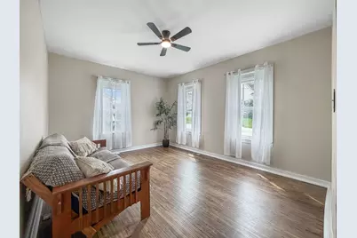 922 E Shawnee Street, Freeport, IL 61032 - Photo 14