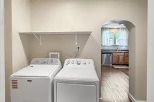 922 E Shawnee St, Freeport, IL 61032 - Photo 20