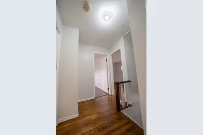 6911 N Ridge Boulevard, Chicago, IL 60645 - Photo 12